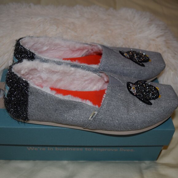 TOMS Alpargata - Fuzzy Penguin New in Box - Picture 5 of 12